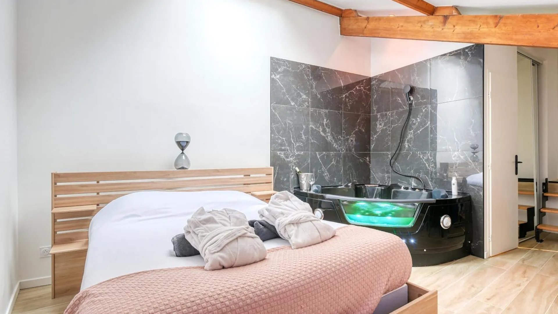 Appartamento New / Belle Et Rebelle Avec Jacuzzi Lione
