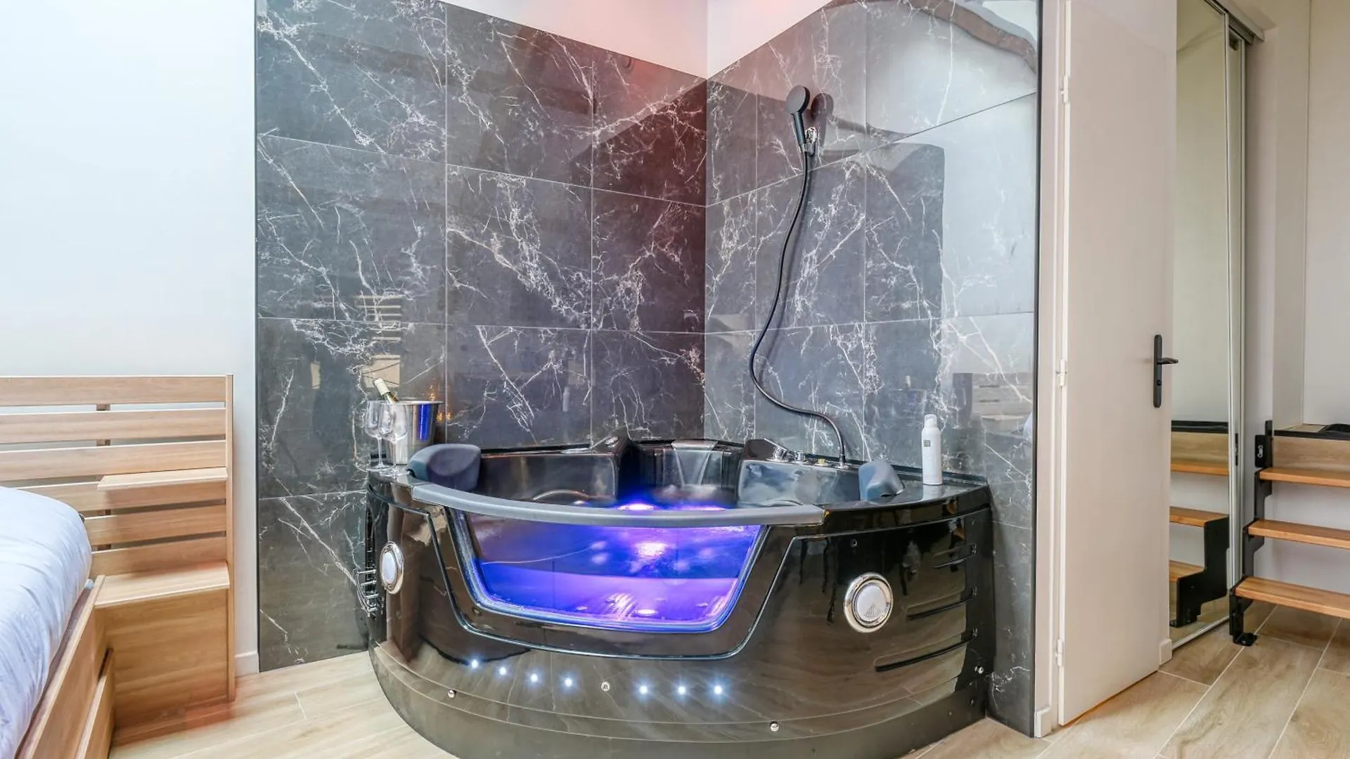 Appartamento New / Belle Et Rebelle Avec Jacuzzi Lione