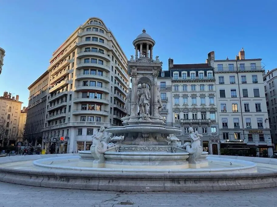 New / Belle Et Rebelle Avec Jacuzzi Apartment Lyon 0*,