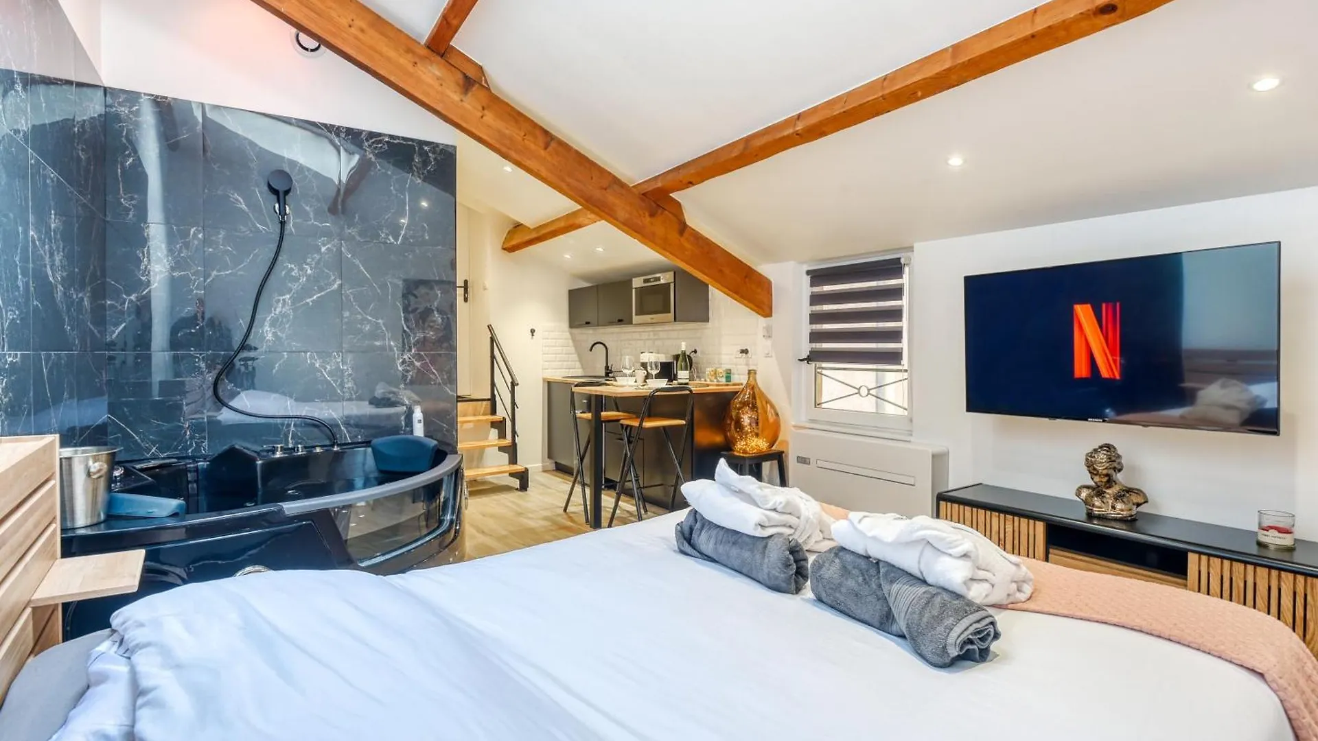 New / Belle Et Rebelle Avec Jacuzzi Apartment Lyon France